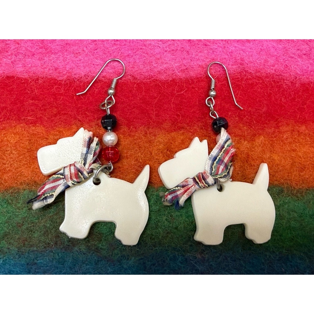 VTG Scottie Dog Scottish Terrier Earrings Dangle Resin Carved Plaid Bows Beads